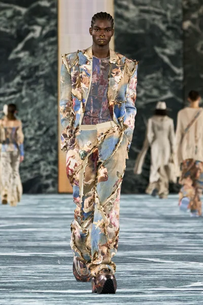 Look 38